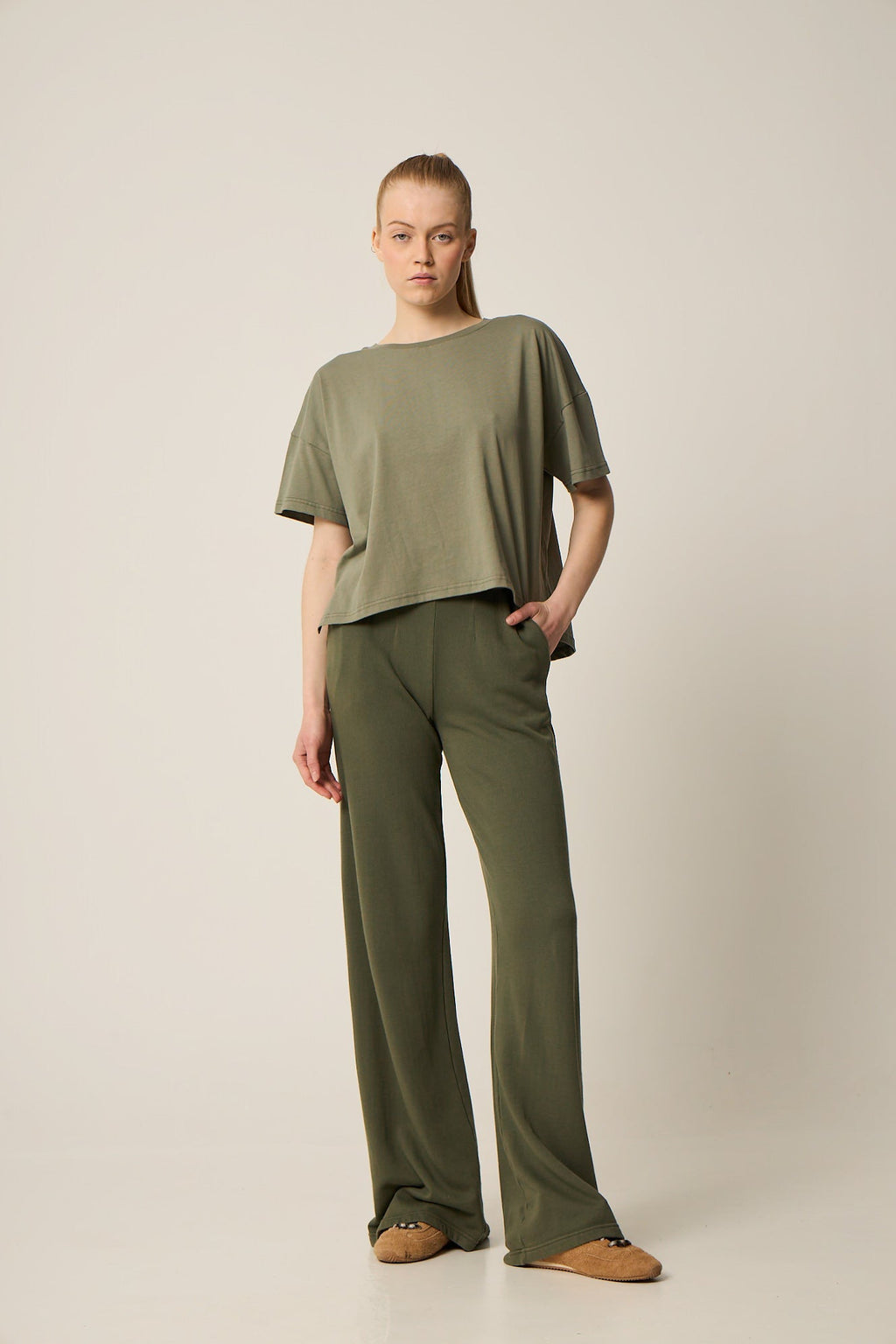 Αθλητικό t-shirt με logo | Χακί