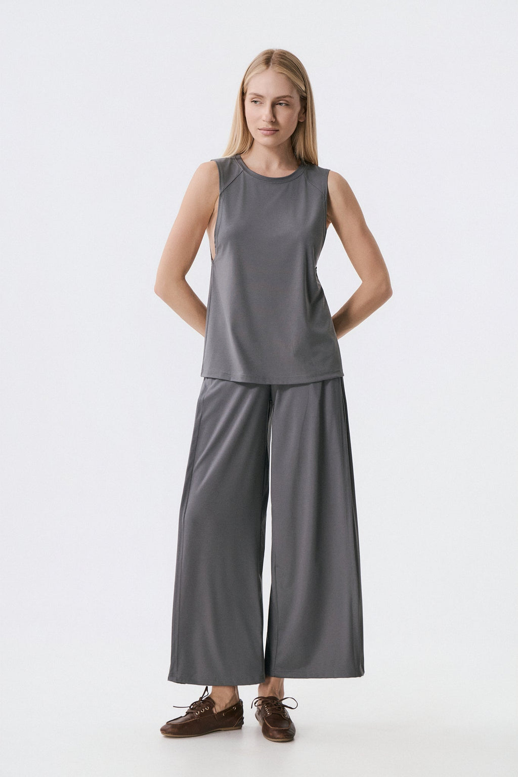 Αθλητικό Αμάνικο Top | Shark Gray