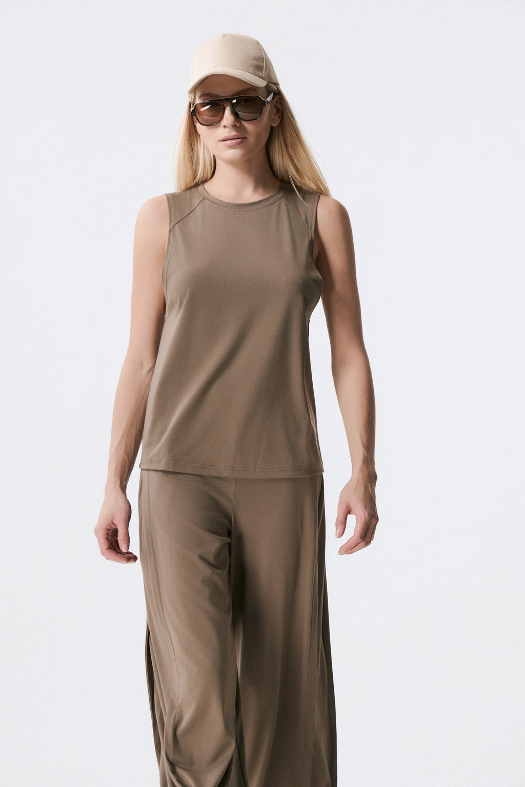 Αθλητικό Αμάνικο Top | Olive