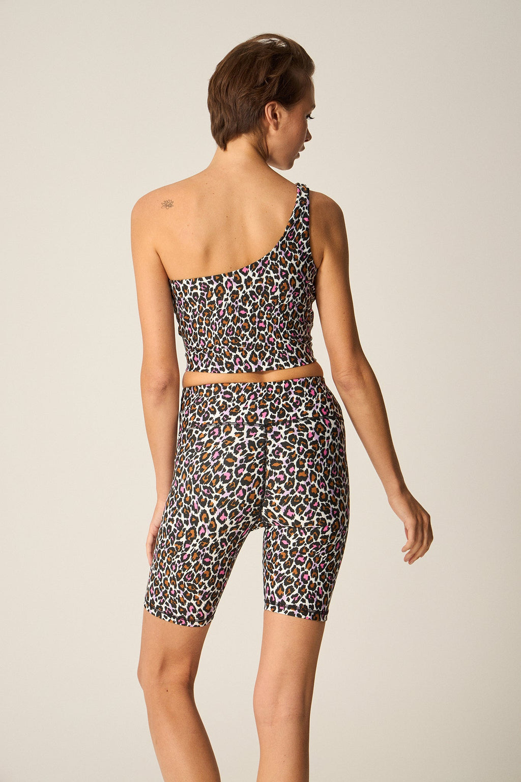One-shoulder μπουστάκι με pink & brown print | Λεοπάρ