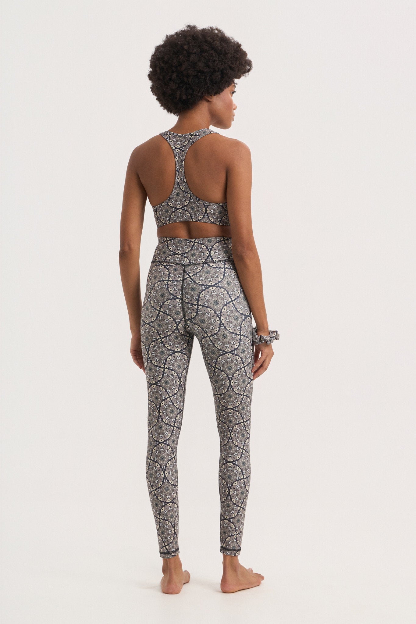 Σετ γυμναστικής με floral mosaic print | Μαύρο