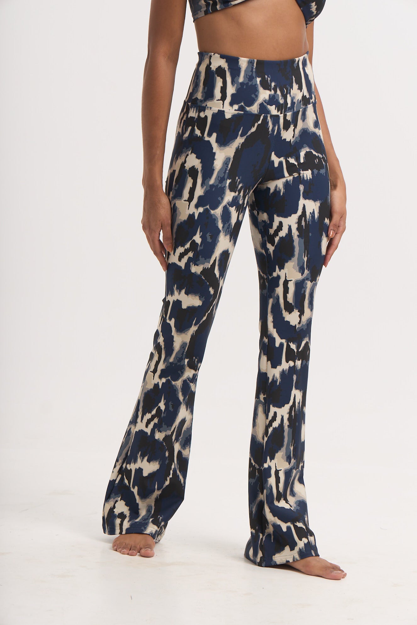 Aθλητικό κολάν με inkostone print και τελείωμα καμπάνα | Πολύχρωμο