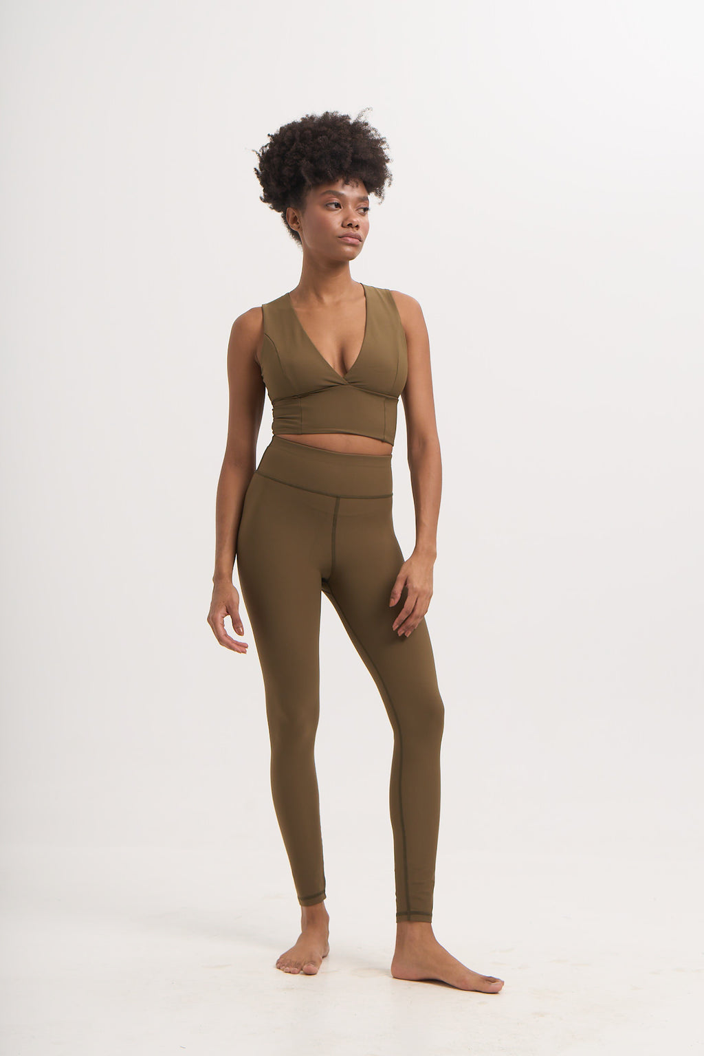 Αθλητικό μπουστάκι με V DRY SHELL | Olive