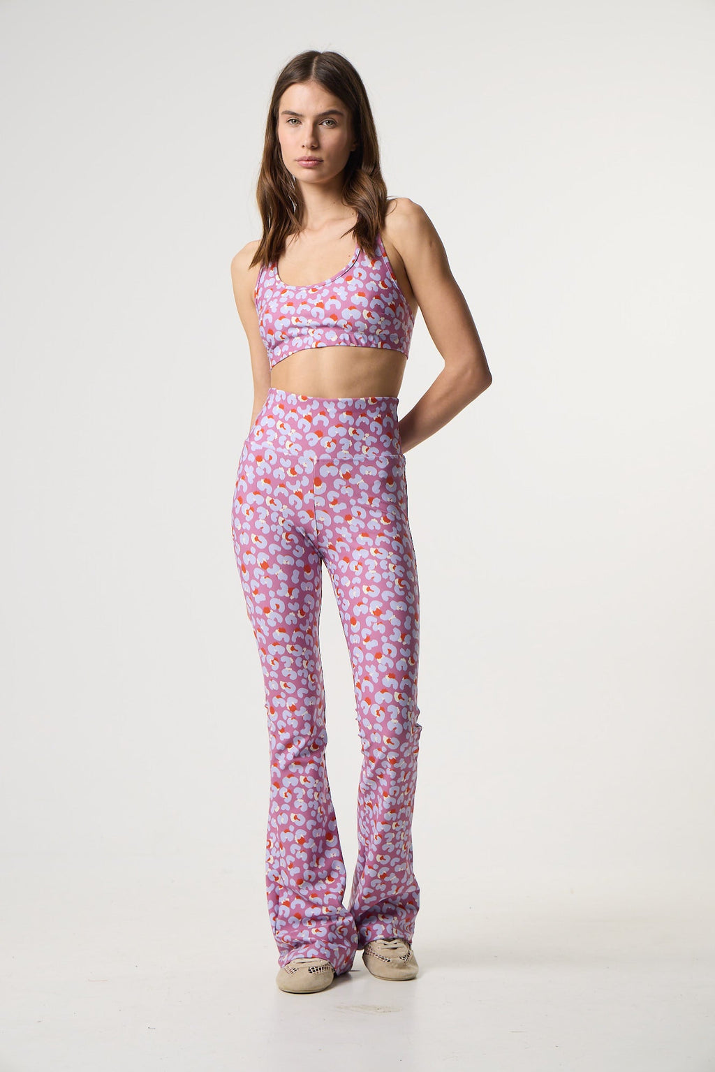 Αθλητικό κολάν με sugar leopard print και τελείωμα καμπάνα | Lilac