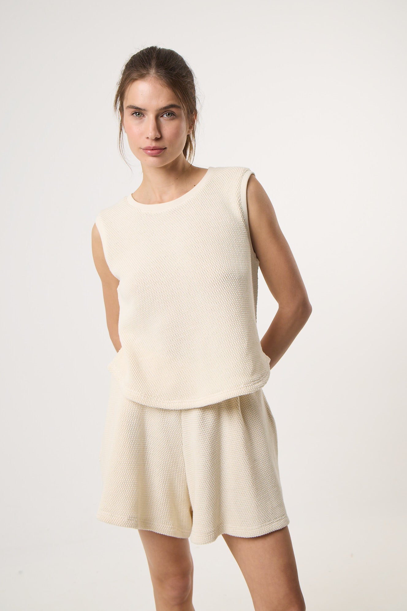 Αμάνικο Τοπ Comfort Knots | Beige