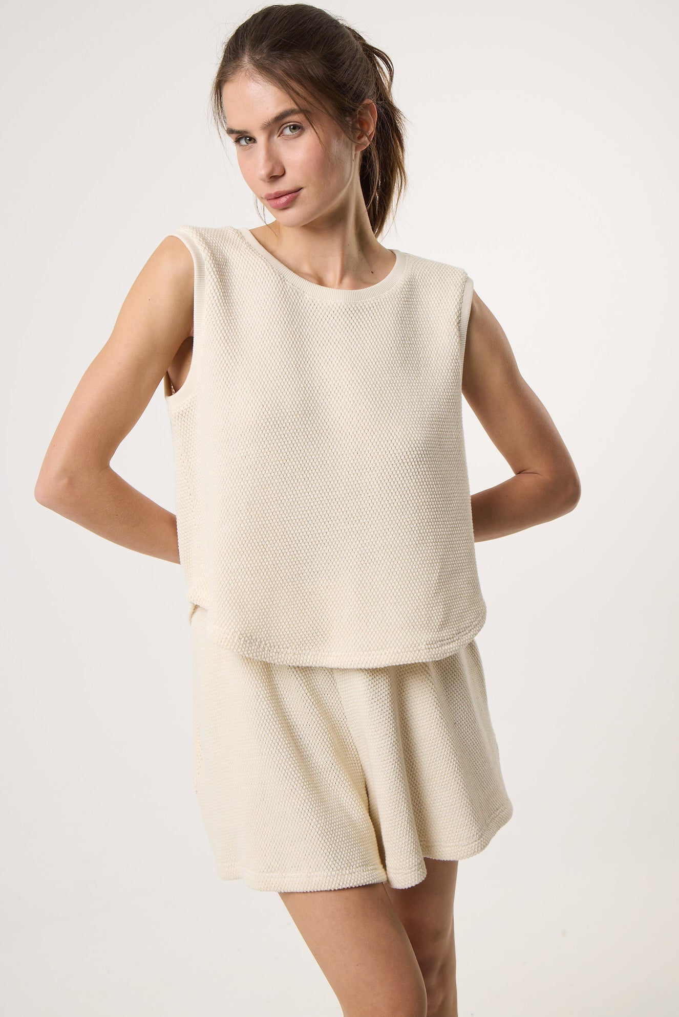 Αμάνικο Τοπ Comfort Knots | Beige