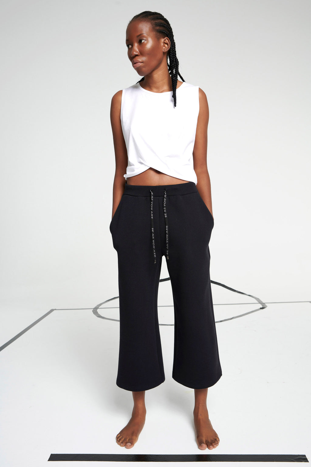 CROPPED SWEATPANTS BLACK