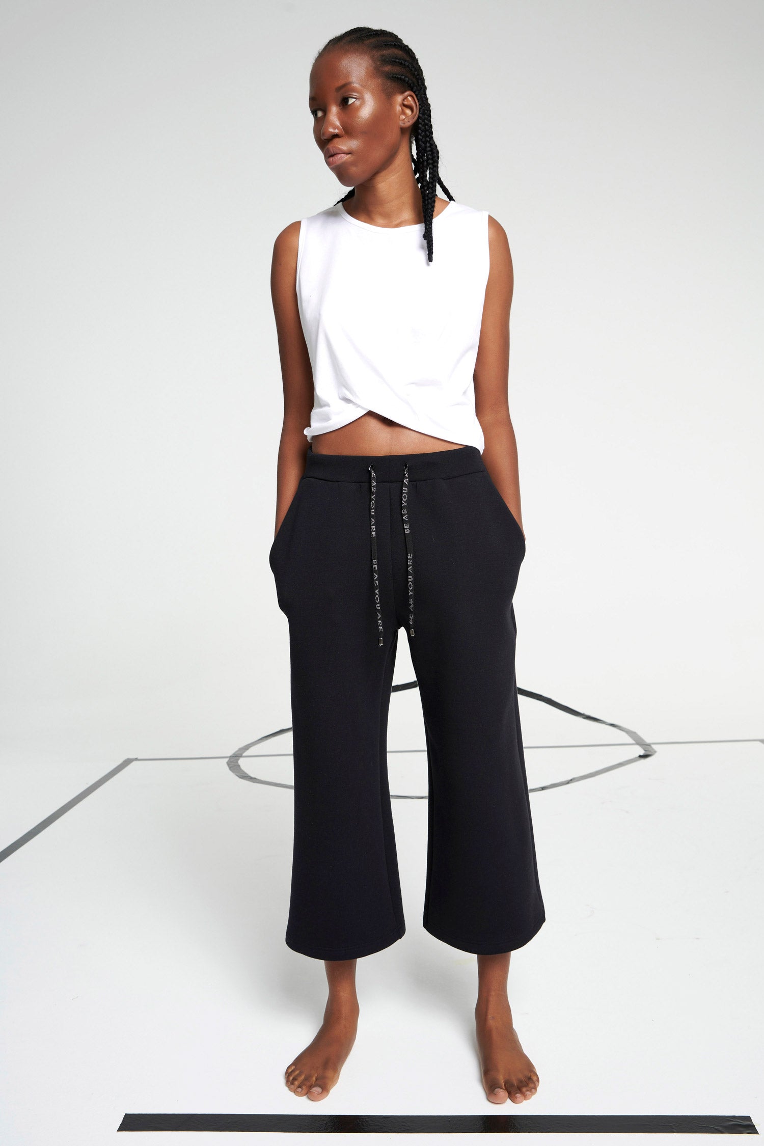 CROPPED SWEATPANTS BLACK