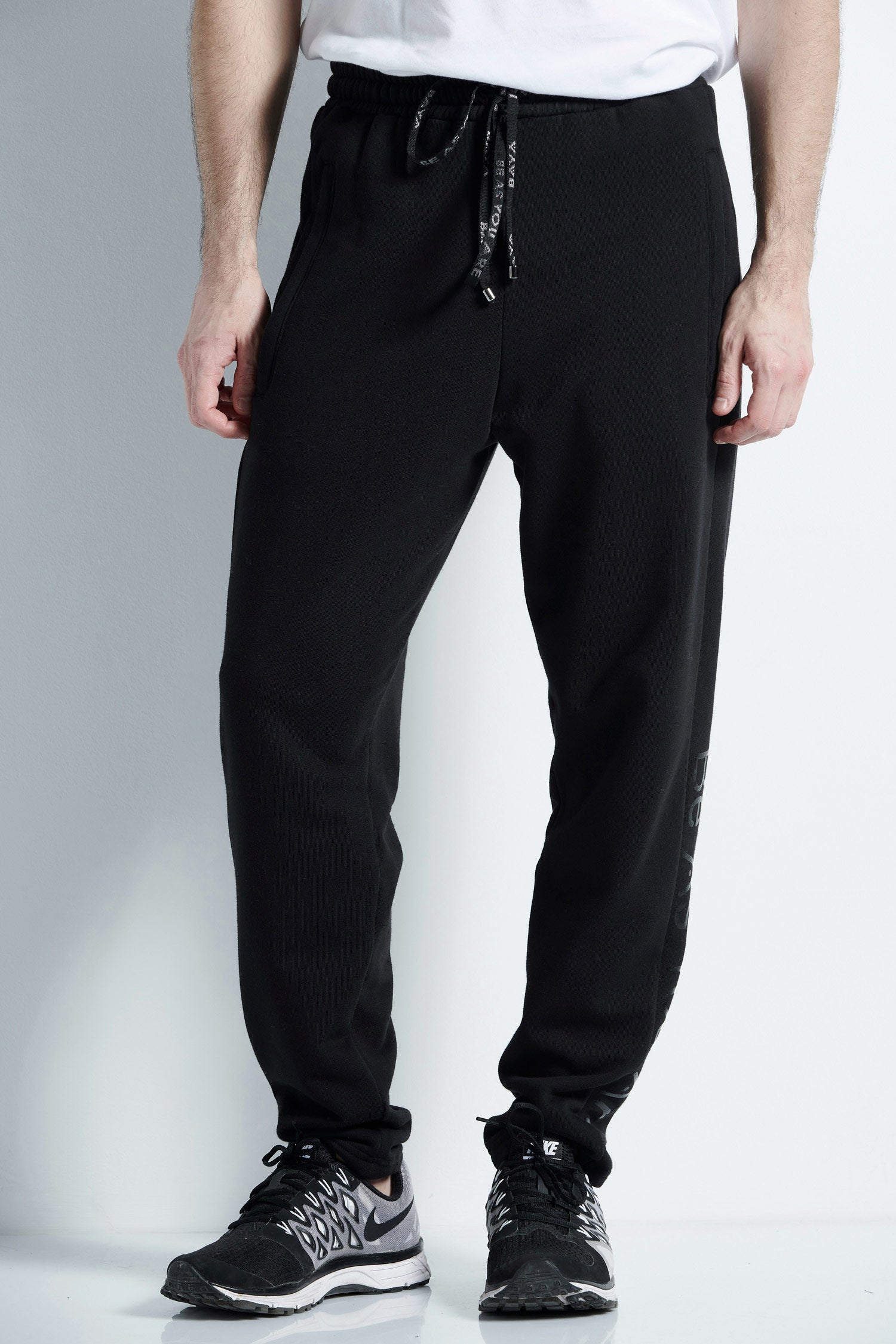 Pants with zip pockets - Black