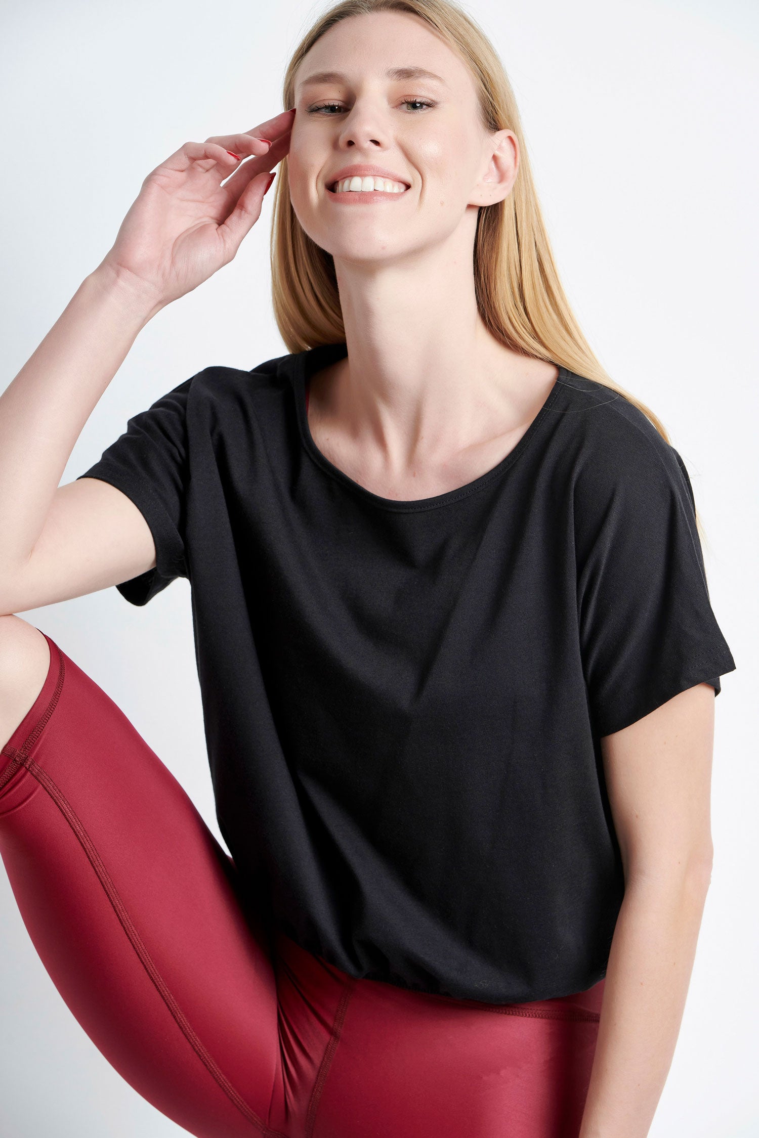 Elastic hem top- Black