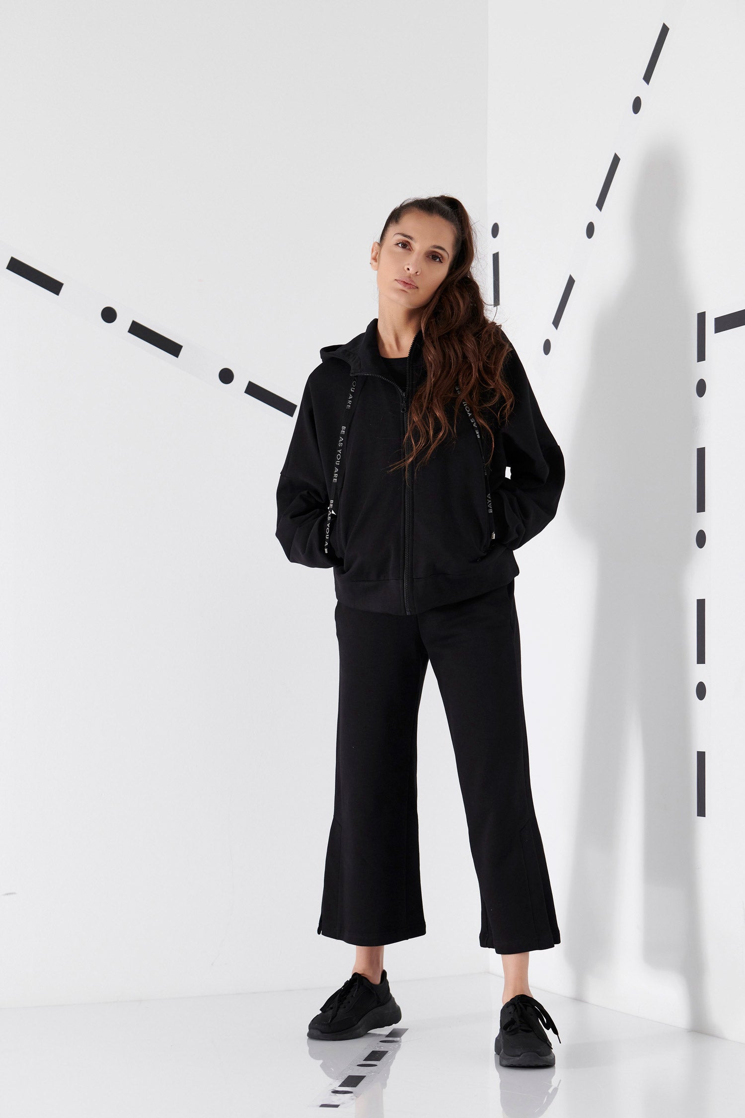 CROPPED SWEATPANTS BLACK