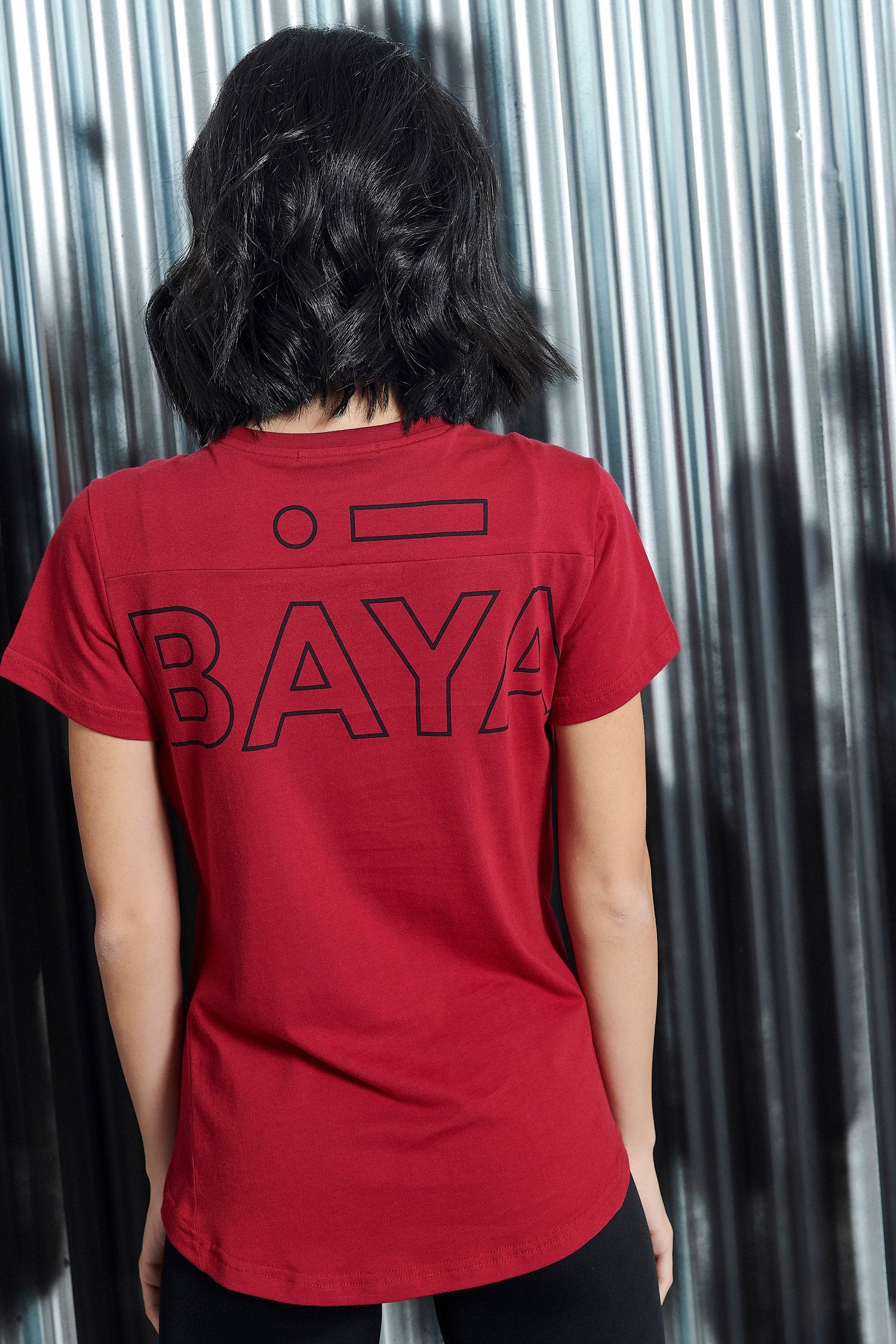 Αθλητικό T-shirt με τύπωμα στο πίσω μέρος | Mπορντώ